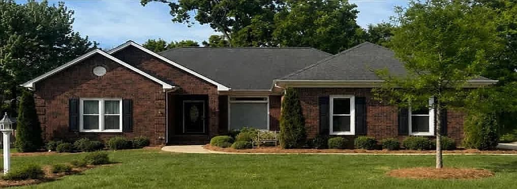 1423 Porch Swing Ln — exterior photo