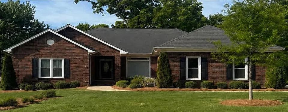 1423 Porch Swing Ln — exterior photo