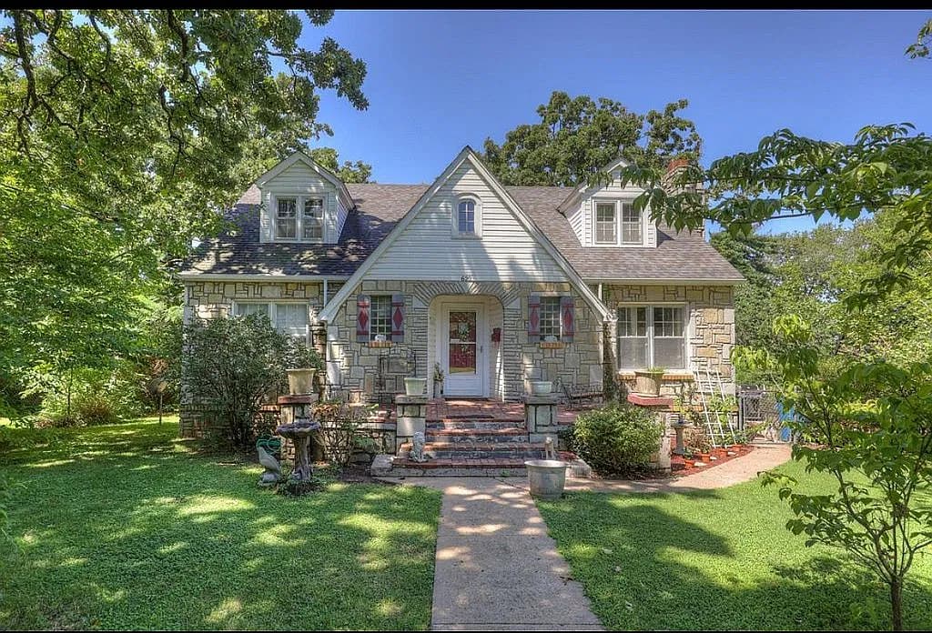 620 Oak Ridge Dr — exterior photo