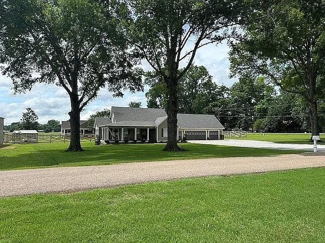 70 Oakwood Cv — exterior photo
