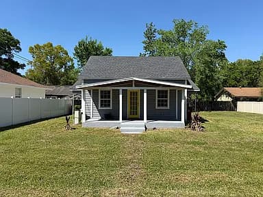 708 E Drew St — exterior photo