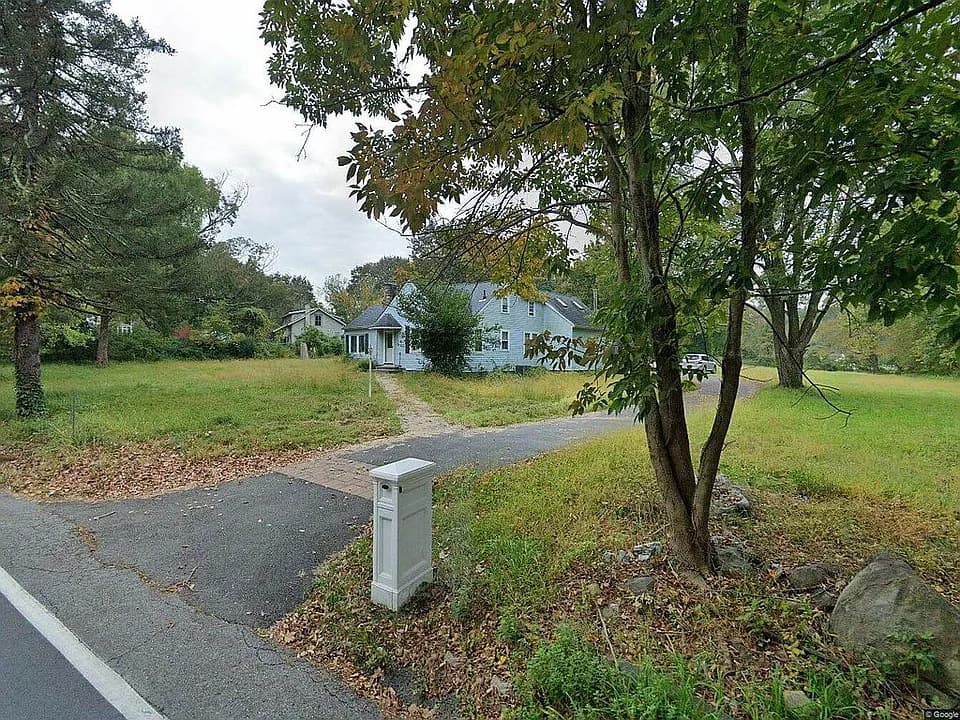 3027 Old Yorktown Rd — exterior photo