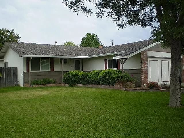 109 Kern Ave — exterior photo