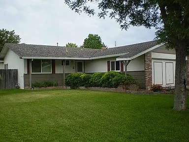 109 Kern Ave — exterior photo