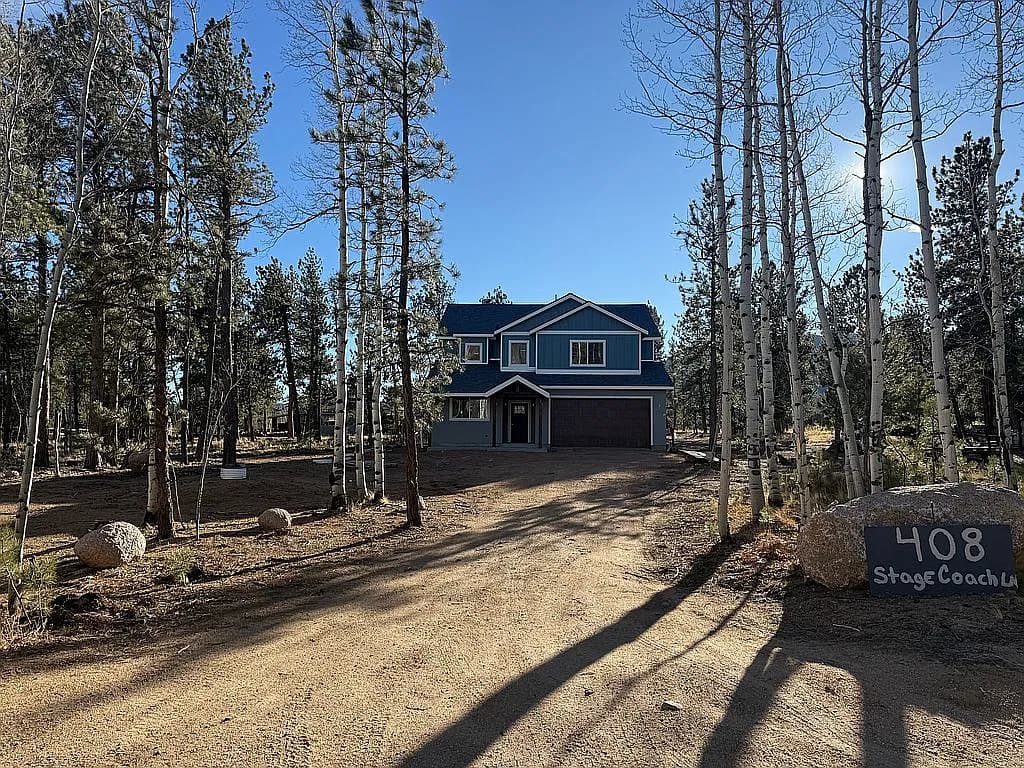 408 Stage Coach Ln — exterior photo