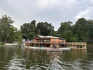 390 Coosa Rd — exterior photo