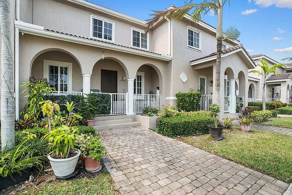 27554 SW 140th Ave — exterior photo