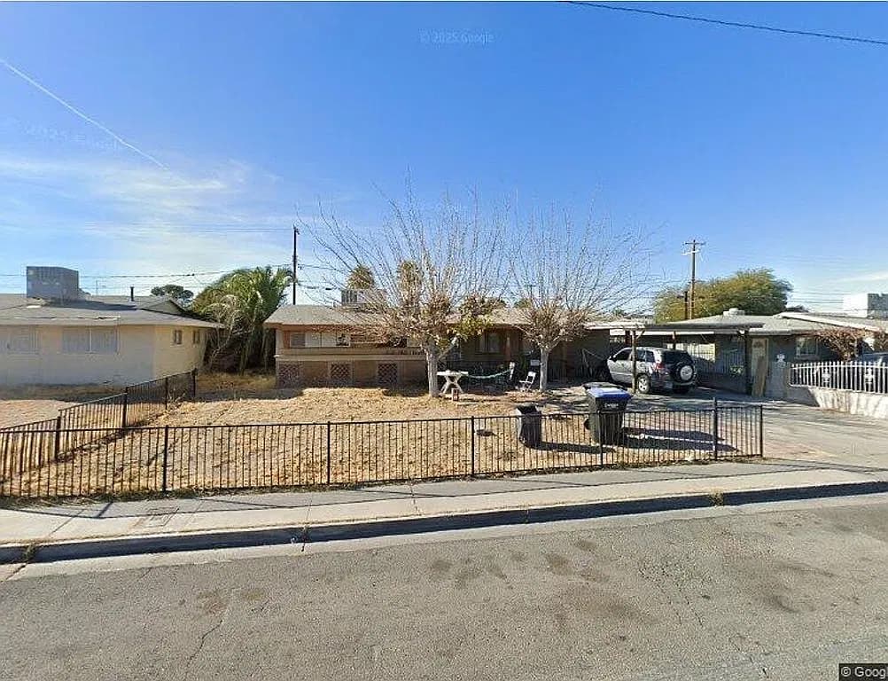 1017 N Tonopah Dr — exterior photo