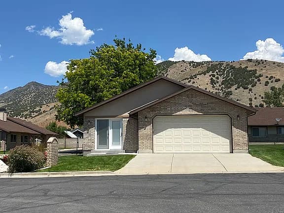 260 River Cove Dr — exterior photo