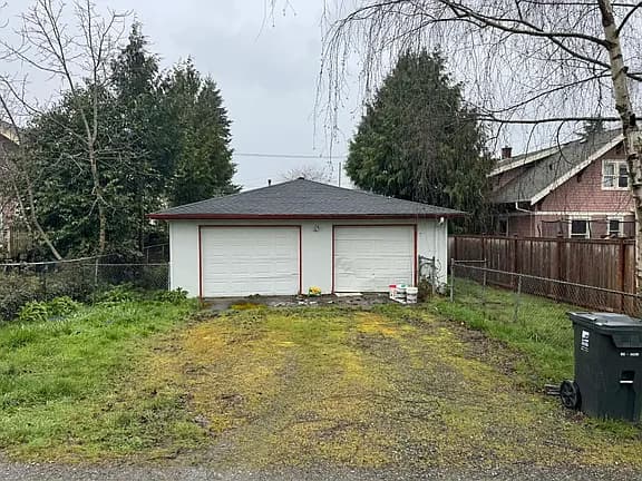 3710 N 18th St — exterior photo