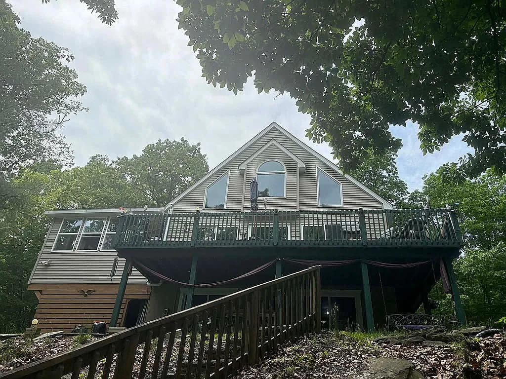 161 Lakewood Dr — exterior photo