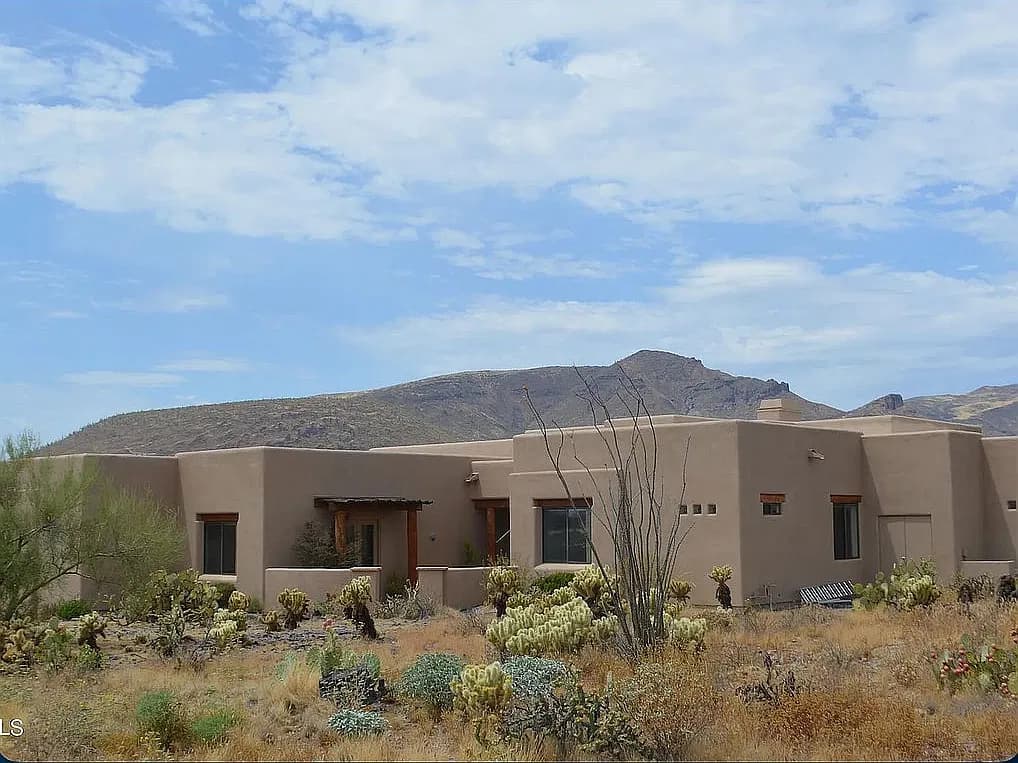 5720 E Mountain Reserve Dr — exterior photo