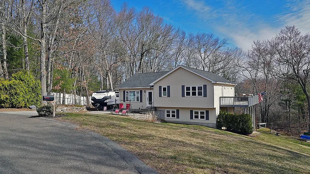 110 Nora Ln — exterior photo