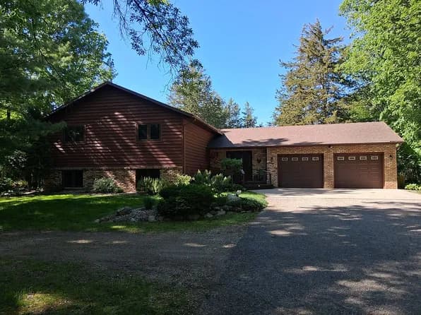 8600 Decathelon Dr — exterior photo