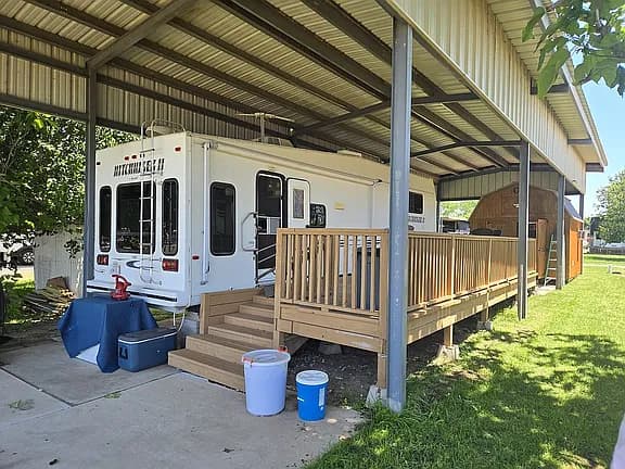 2062 Pelican Isle Dr — exterior photo