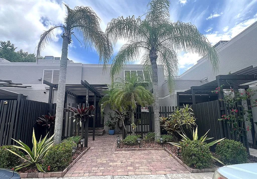 11254 NW 15th Ct — exterior photo