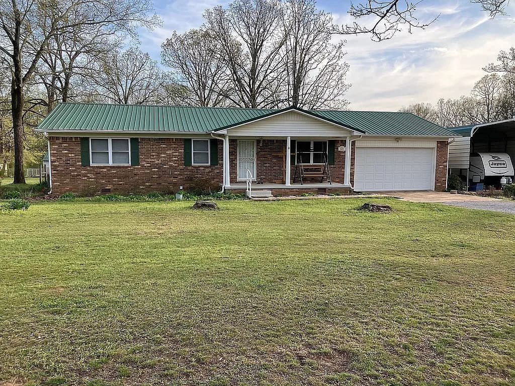600 Reed Wade Rd — exterior photo