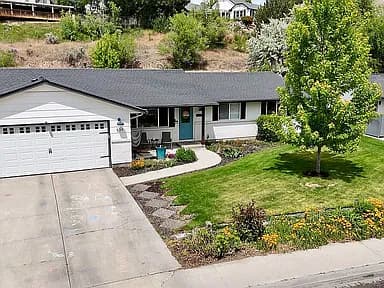 534 Monarch St — exterior photo