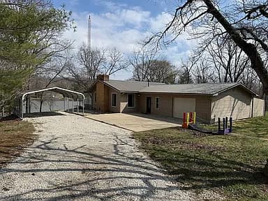 6193 E White Oak Ln — exterior photo