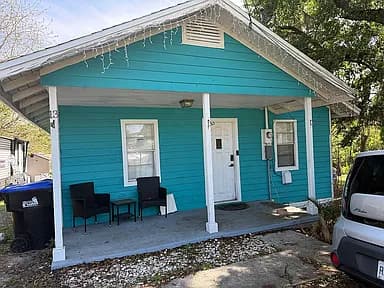 13 N Van Buren Ave — exterior photo
