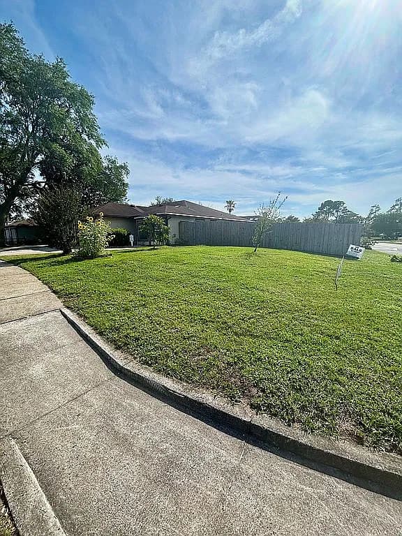 2360 Ironstone Dr E — exterior photo