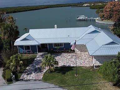 276 Bermuda Beach Dr — exterior photo