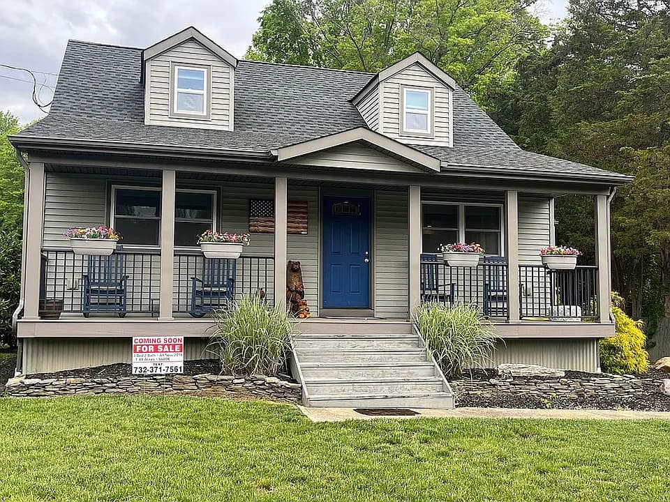 256 Matchaponix Ave #22 — exterior photo