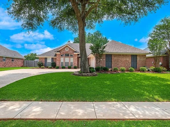 1620 S Lexington Dr — exterior photo
