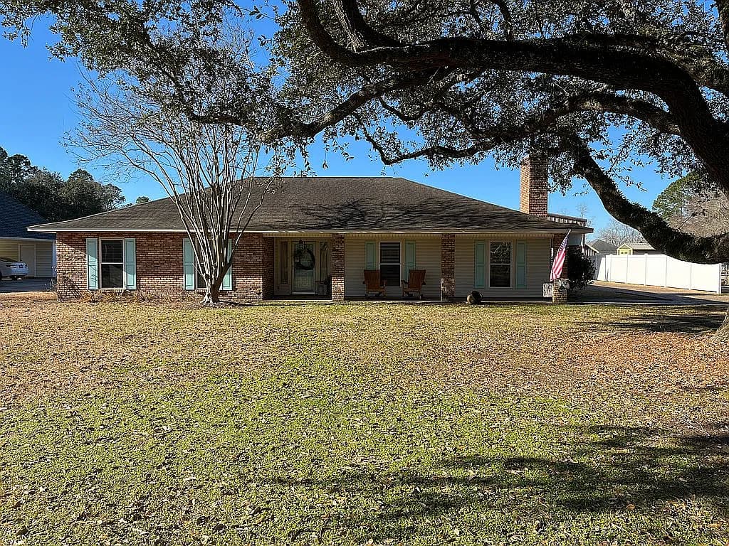 419 Pecan Ave — exterior photo