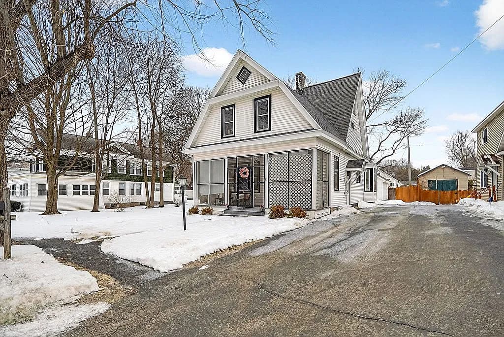 10 Cooper Ave — exterior photo