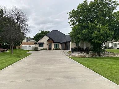 9303 Bellechase Rd — exterior photo