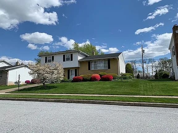 318 Somerset Dr — exterior photo