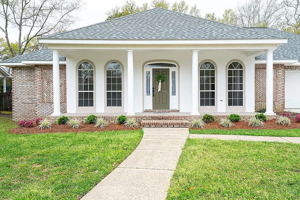 204 James Dr — exterior photo