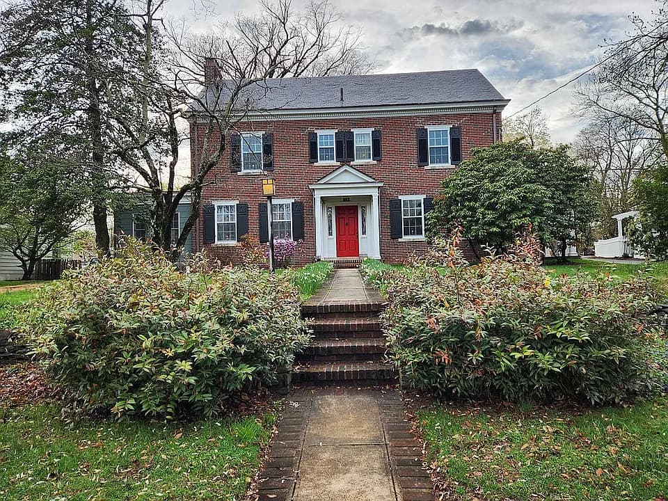 865 Lawrence Rd — exterior photo