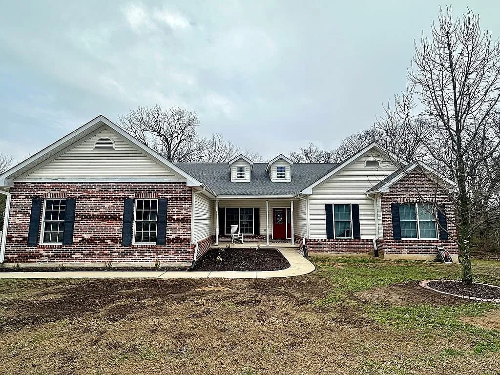 1111 Eagle Ln — exterior photo