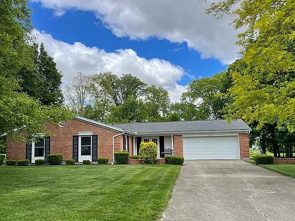 1333 Stratford Dr — exterior photo