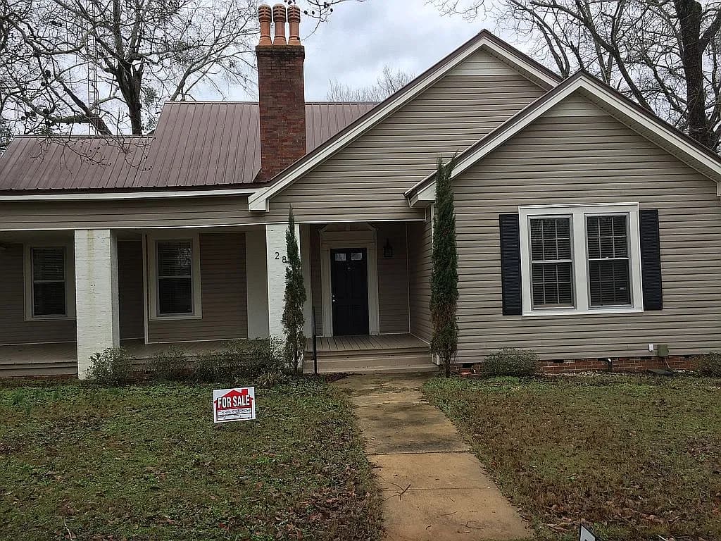 28 Alber Dr — exterior photo