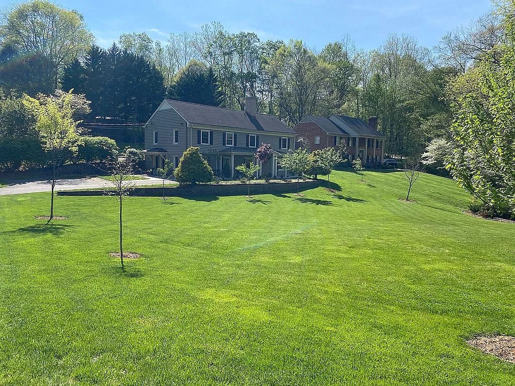 4717 Locksview Rd — exterior photo