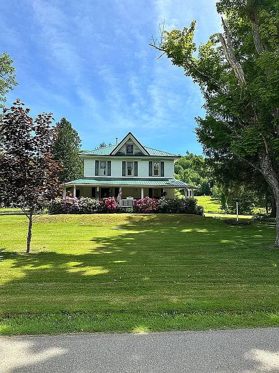 373 Kansas Branch Rd — exterior photo