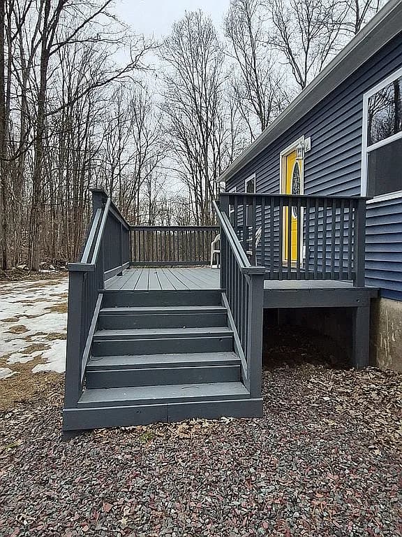 195 Thomas Rd — exterior photo