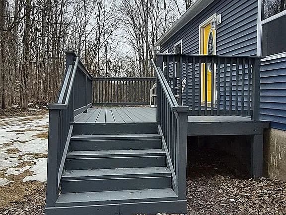 195 Thomas Rd — exterior photo