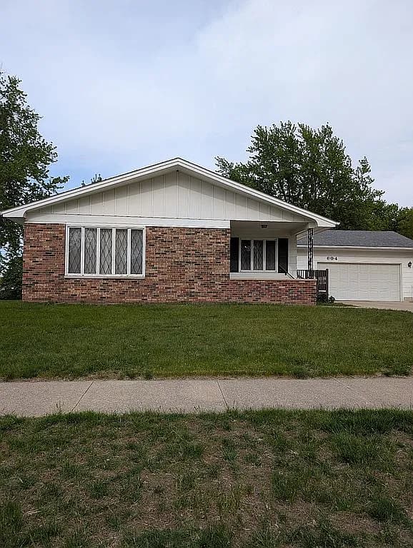 604 Hildreth St — exterior photo
