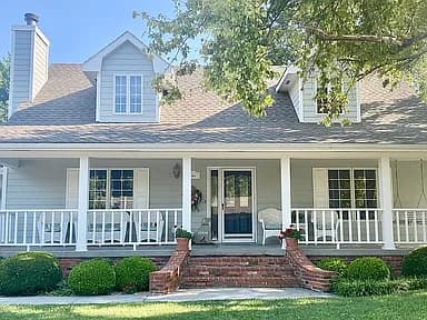 304 Crestview Ave — exterior photo