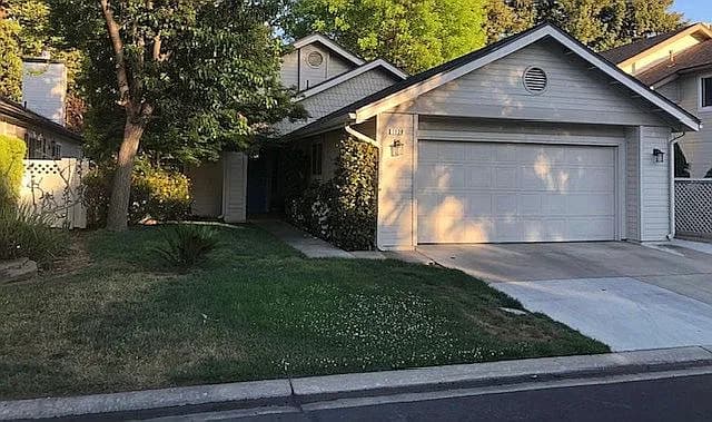 9120 N Woodlawn Dr — exterior photo