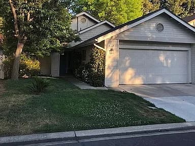 9120 N Woodlawn Dr — exterior photo