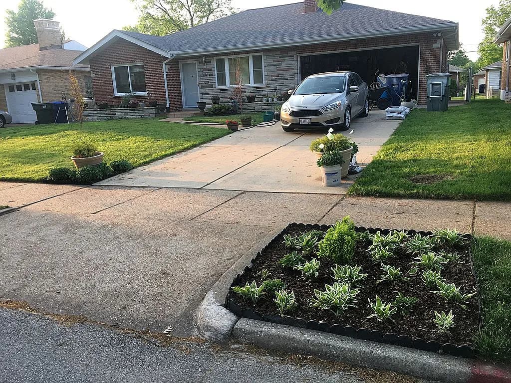 5941 Loughborough Ave — exterior photo
