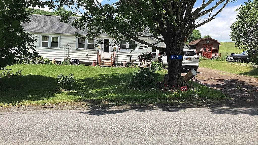 1235 Gun House Hill Rd — exterior photo