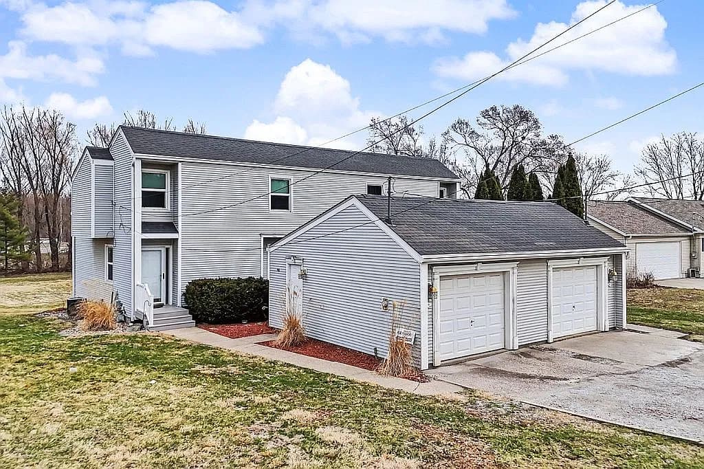 5275 NW Torgerson Dr — exterior photo