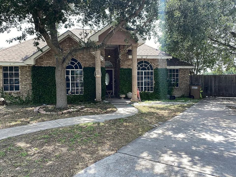 2202 Jewel Cir — exterior photo