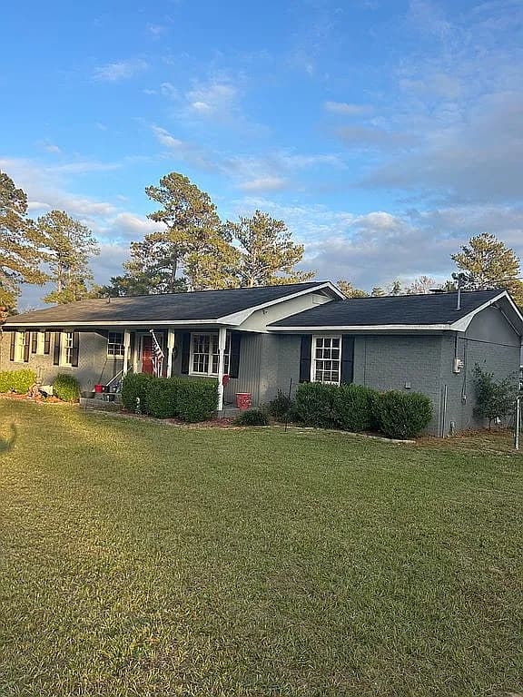 211 Virginia Cir — exterior photo